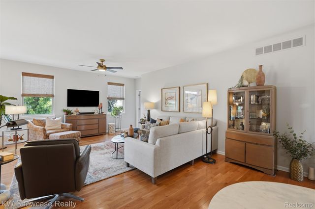 2265 Brigantine, Commerce Charter Township, MI 48382