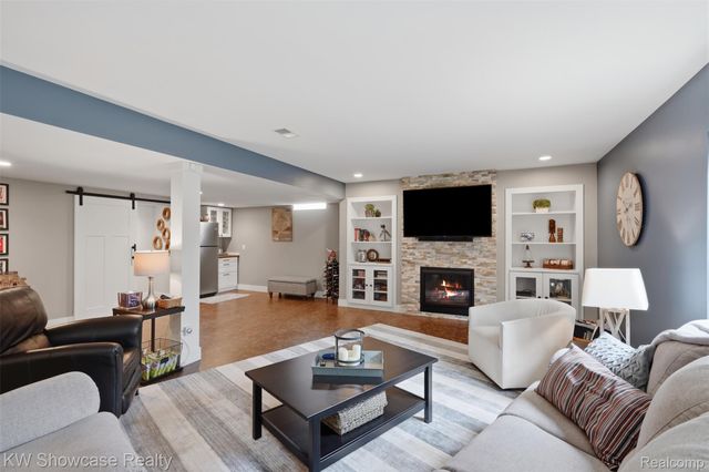 2265 Brigantine, Commerce Charter Township, MI 48382