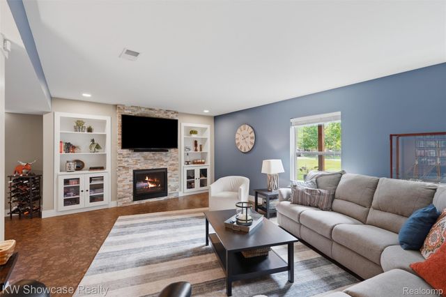 2265 Brigantine, Commerce Charter Township, MI 48382