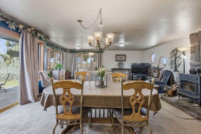 1686 NE Negus Way, Redmond, OR 97756