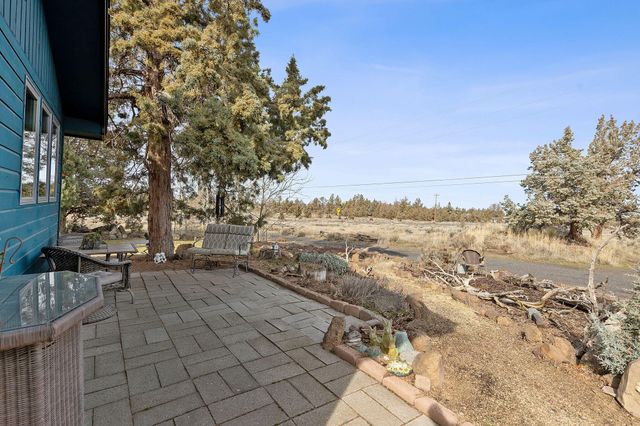 1686 NE Negus Way, Redmond, OR 97756