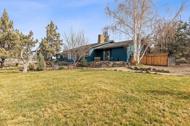 1686 NE Negus Way, Redmond, OR 97756