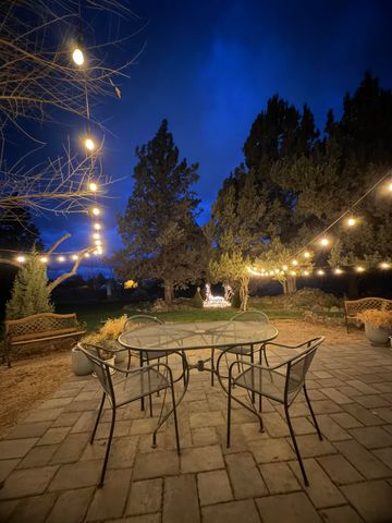 1686 NE Negus Way, Redmond, OR 97756