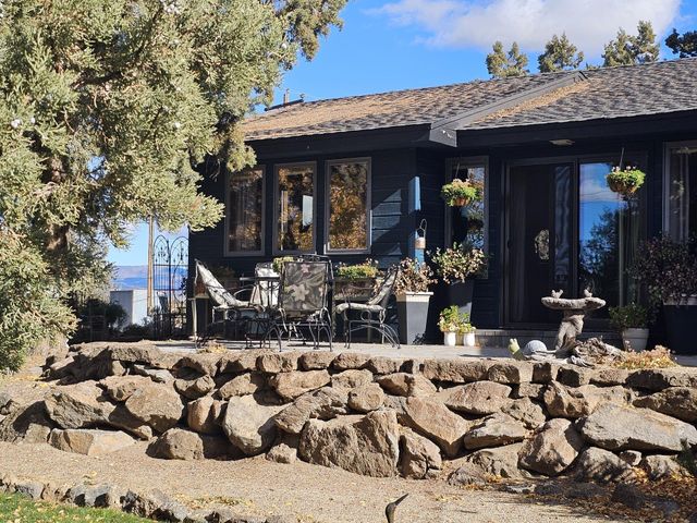 1686 NE Negus Way, Redmond, OR 97756