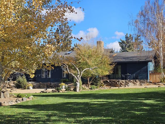 1686 NE Negus Way, Redmond, OR 97756