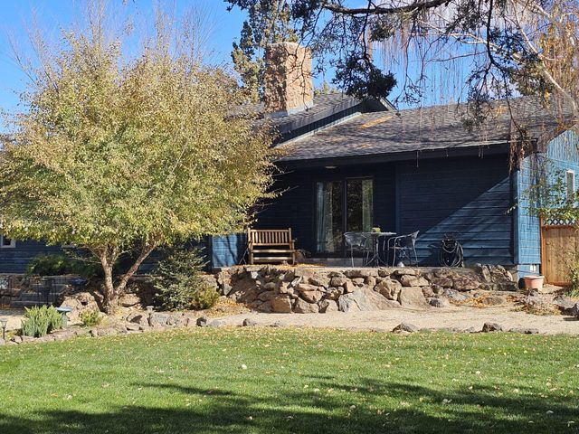 1686 NE Negus Way, Redmond, OR 97756