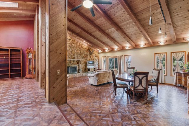 1686 NE Negus Way, Redmond, OR 97756