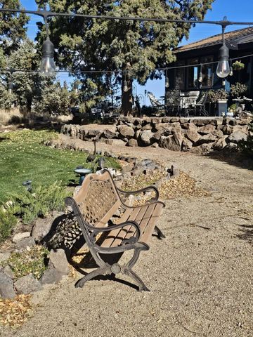 1686 NE Negus Way, Redmond, OR 97756