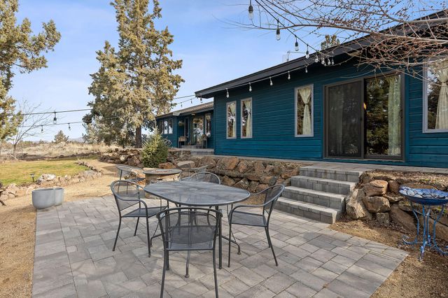 1686 NE Negus Way, Redmond, OR 97756