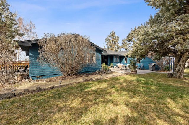 1686 NE Negus Way, Redmond, OR 97756