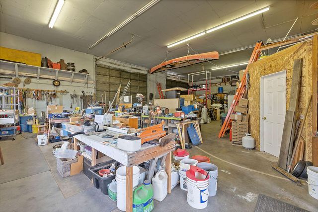 1686 NE Negus Way, Redmond, OR 97756