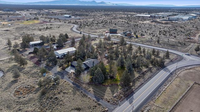 1686 NE Negus Way, Redmond, OR 97756