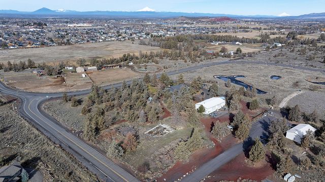 1686 NE Negus Way, Redmond, OR 97756