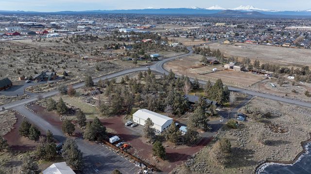 1686 NE Negus Way, Redmond, OR 97756