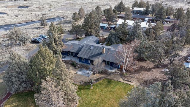 1686 NE Negus Way, Redmond, OR 97756