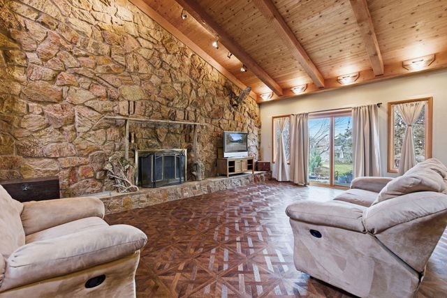 1686 NE Negus Way, Redmond, OR 97756