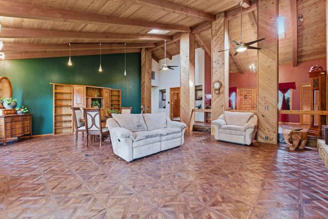 1686 NE Negus Way, Redmond, OR 97756