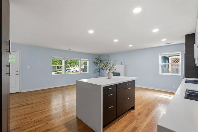 5408 Helen Way, Sacramento, CA 95822