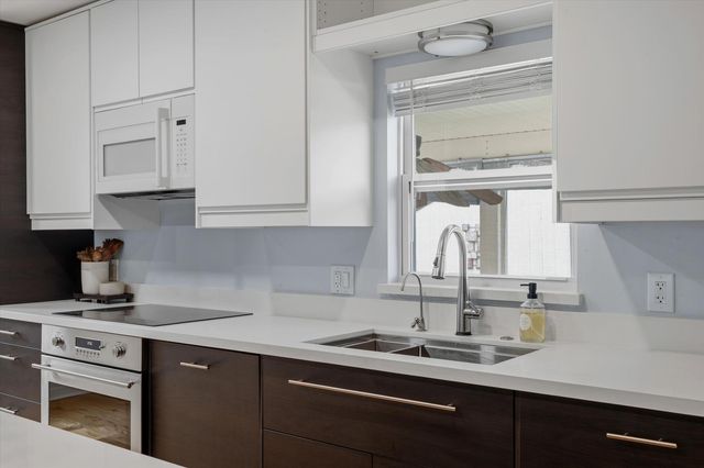 5408 Helen Way, Sacramento, CA 95822