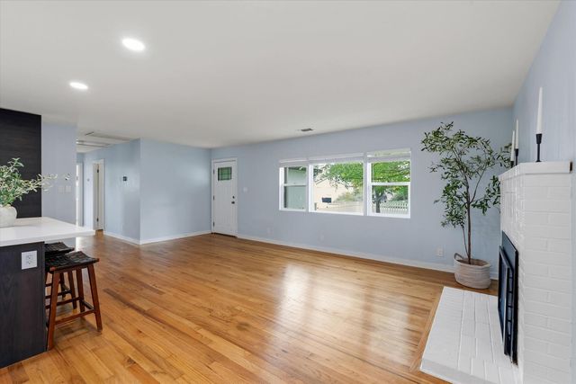 5408 Helen Way, Sacramento, CA 95822