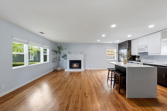 5408 Helen Way, Sacramento, CA 95822