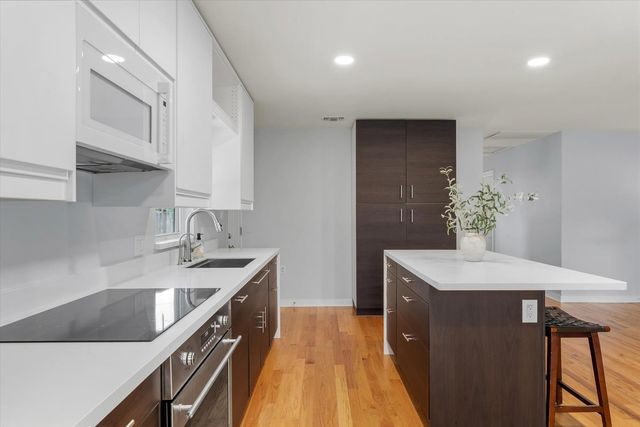 5408 Helen Way, Sacramento, CA 95822