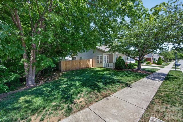 510 Ridgely Green Drive, Pineville, NC 28134