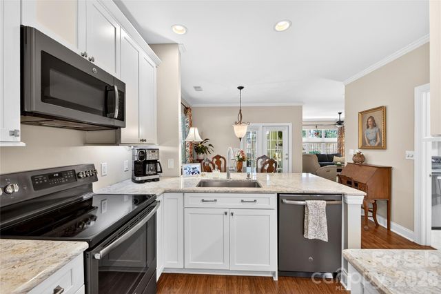 510 Ridgely Green Drive, Pineville, NC 28134