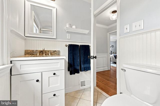 517 LINDLEY RD, Glenside, PA 19038