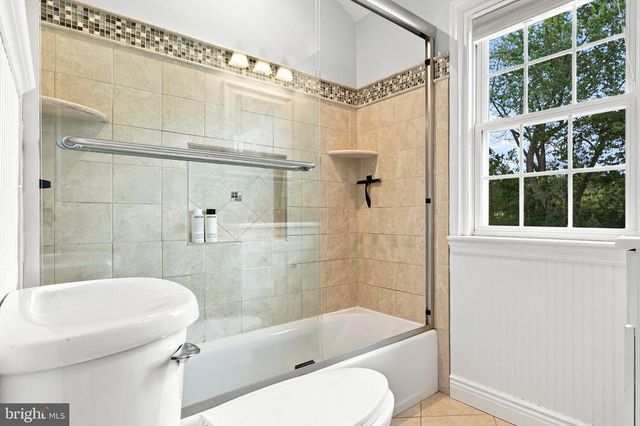 517 LINDLEY RD, Glenside, PA 19038