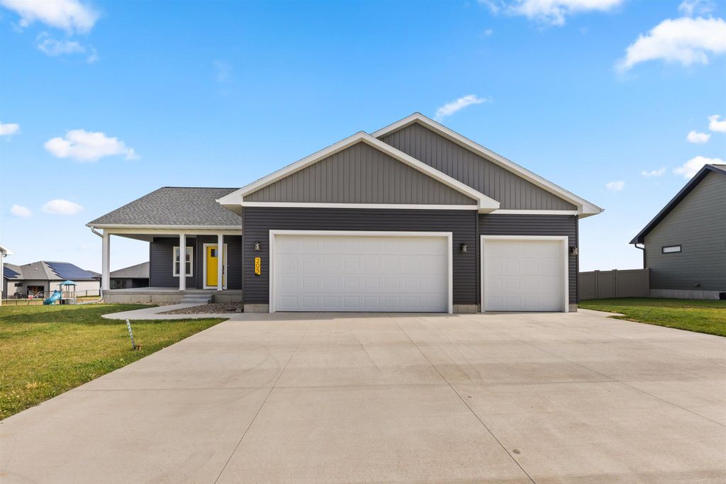 205 Pirate Street, Hudson, IA 50643