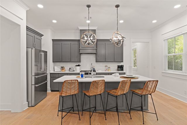 1153 Ocean Blvd, St Simons Island, GA 31522