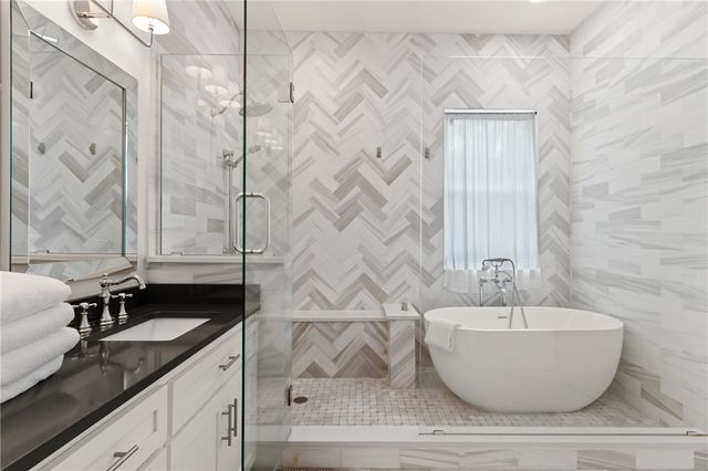 1153 Ocean Blvd, St Simons Island, GA 31522