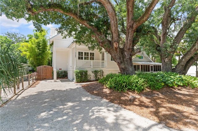 1153 Ocean Blvd, St Simons Island, GA 31522