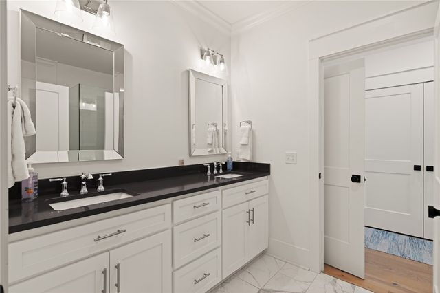 1153 Ocean Blvd, St Simons Island, GA 31522