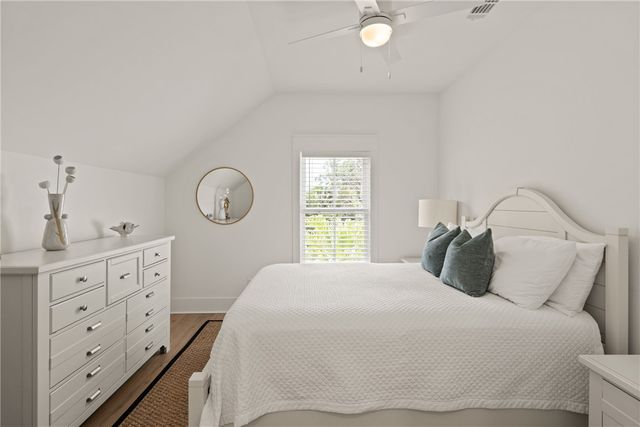 1153 Ocean Blvd, St Simons Island, GA 31522