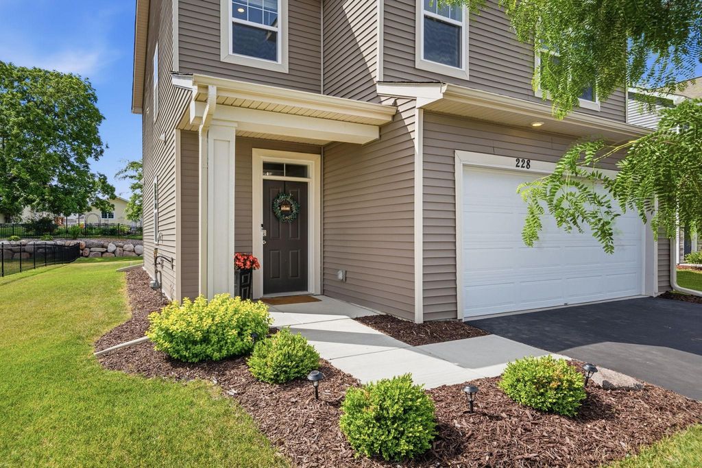 228 Snowdrop Trail, Waconia, MN 55387 — photo 2