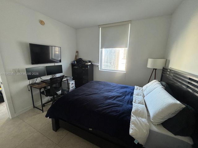 1050 Brickell Ave 2008, Miami, FL 33131