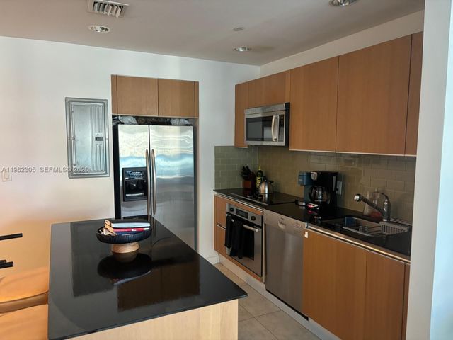 1050 Brickell Ave 2008, Miami, FL 33131