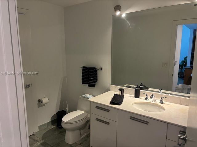 1050 Brickell Ave 2008, Miami, FL 33131