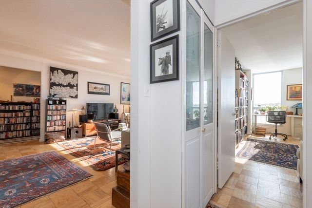 77 Pond Ave 1506, Brookline, MA 02445