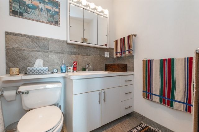 77 Pond Ave 1506, Brookline, MA 02445