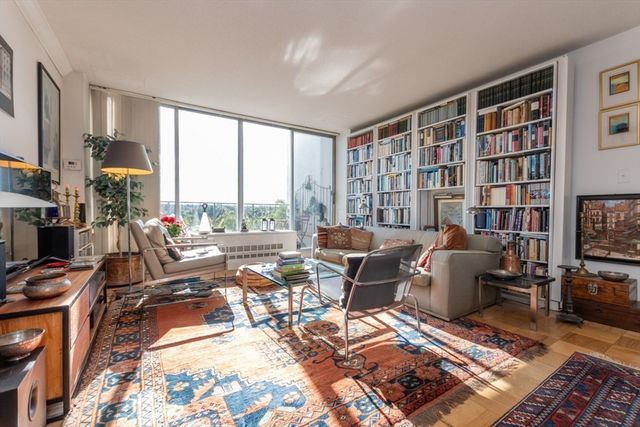 77 Pond Ave 1506, Brookline, MA 02445