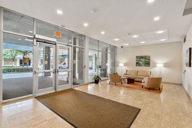 77 Pond Ave 1506, Brookline, MA 02445