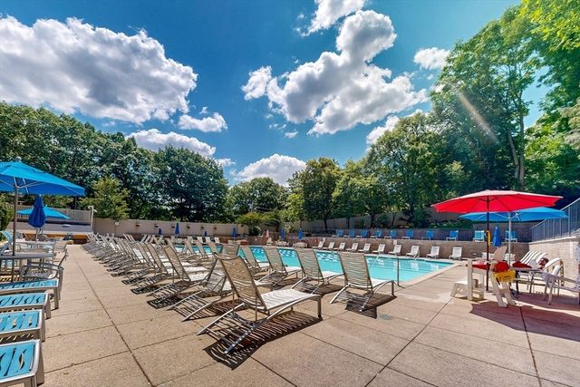 77 Pond Ave 1506, Brookline, MA 02445