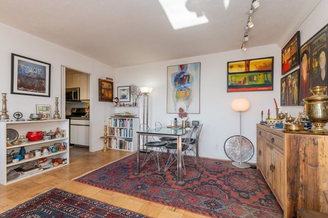 77 Pond Ave 1506, Brookline, MA 02445