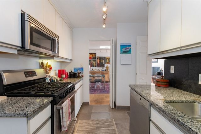 77 Pond Ave 1506, Brookline, MA 02445