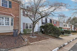 5037 HEAD CT, Fairfax, VA 22032