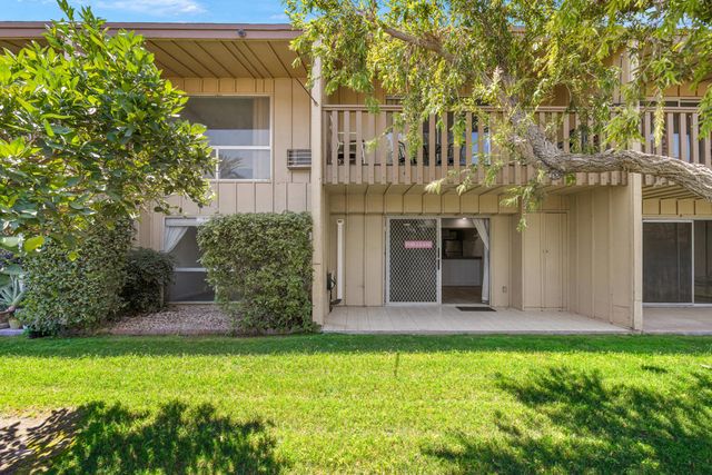 77835 California Drive C2, Palm Desert, CA 92211