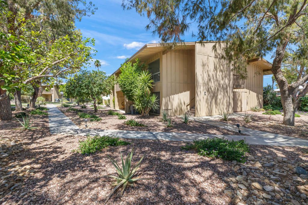 77835 California Drive C2, Palm Desert, CA 92211